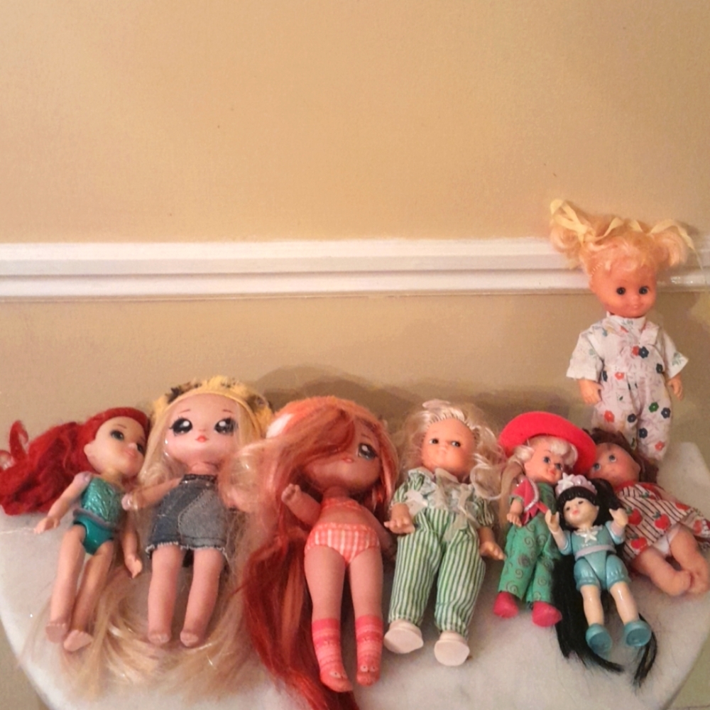 Lot of 8 small dolls Some vintage 2 are Lol